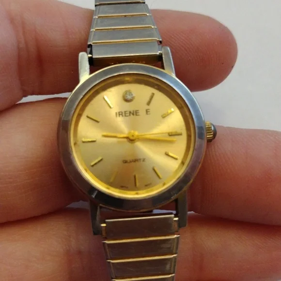 SOLD!! Vintage 18K Gold Plated Speidel Women's Watch w Diamond Accent! - Picture 3 of 9